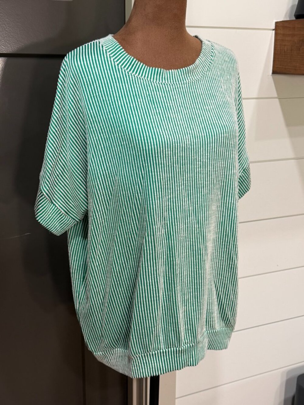 Zenana Green + White Striped Short Sleeve Top — Size Large — Excellent Condition